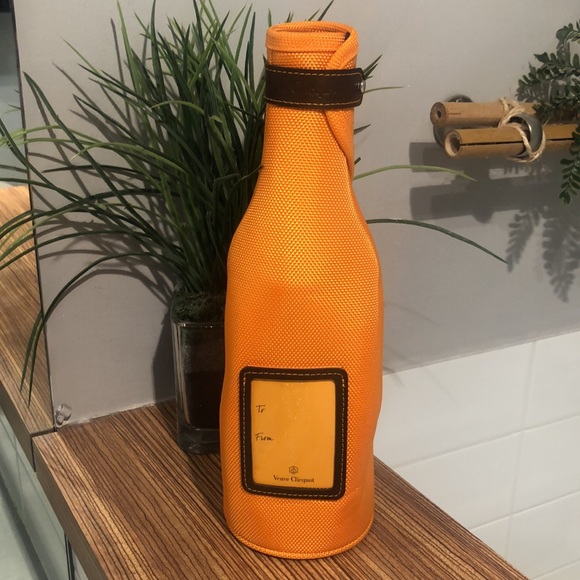 VEUVE CLIQUOT jacket brut champagne bottle sleeve insulated holde… - Picture 2 of 9